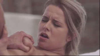 Sex At Midnight Is The Best - Couple Filming With A Phone !!! (4K Uhd)